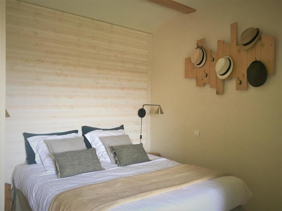 Le Logis De La Brumanderie - Saintes Fontcouverte  Zimmer foto